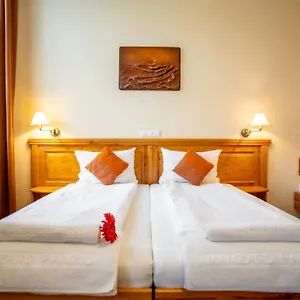 Bed & Breakfast Manzard Panzio, Budapest